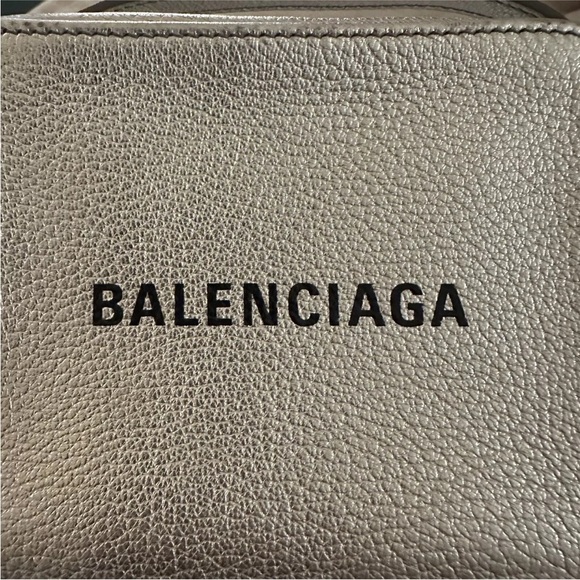 NEW Balenciaga Everyday Camera Bag Leather Bag Silver 552372 - Picture 8 of 11